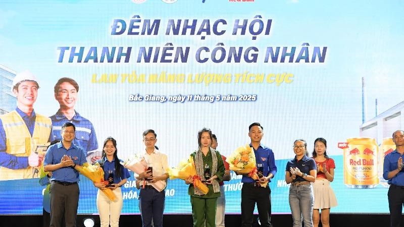 “Lan tỏa năng lượng tích cực” tới thanh niên công nhân