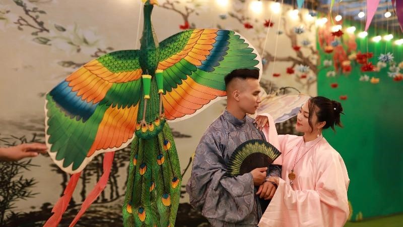 Trải nghiệm văn hoá truyền thống qua triển lãm “Cánh diều tuổi thơ“