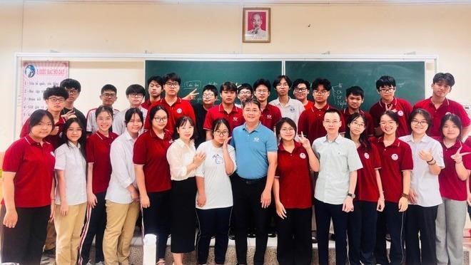 Lời nhắn nhủ xúc động của thầy hiệu trưởng dành cho học sinh trước kỳ thi lên lớp 10