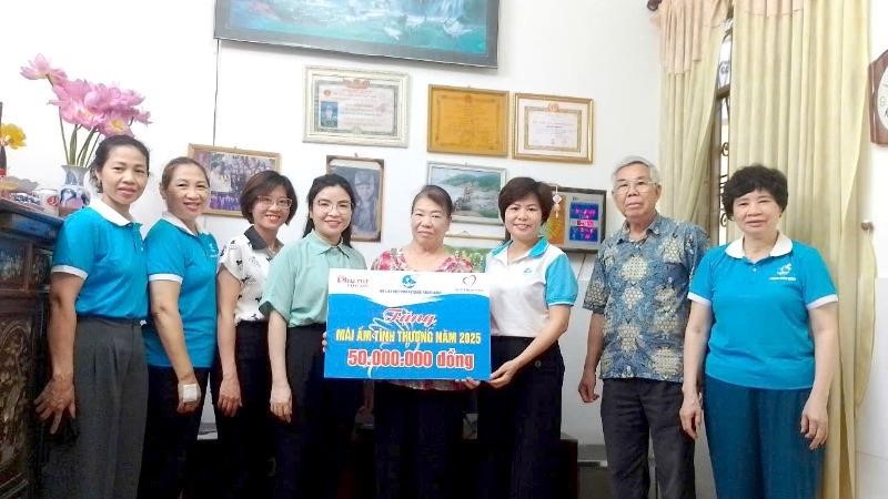 Bàn giao nhà mái ấm tình thương cho gia đình phụ nữ khó khăn tại Thanh Xuân