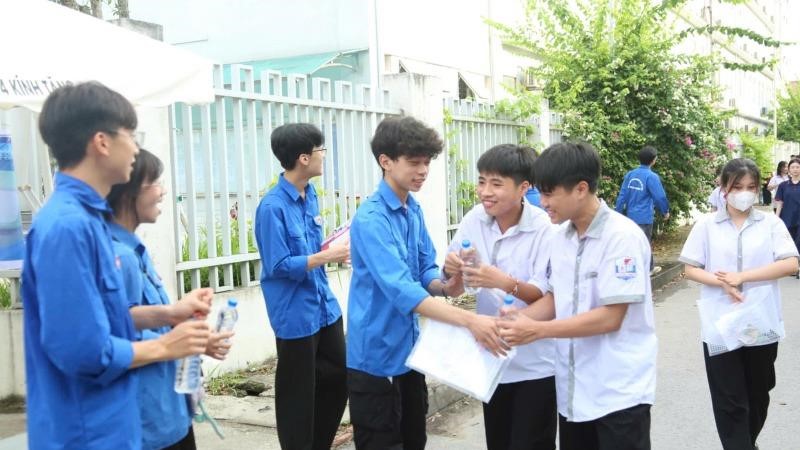 Tiếp động lực, cổ vũ tinh thần cho thí sinh thi vào lớp 10