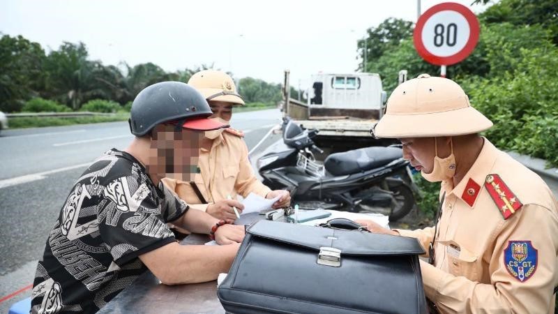 Hà Nội: Tăng cường kiểm soát, bảo đảm an toàn giao thông trên cao tốc Đại lộ Thăng Long 