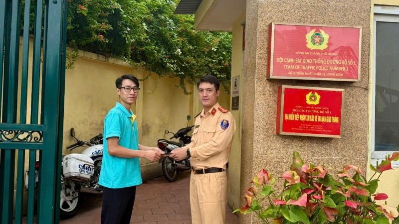 Cảnh sát giao thông Hà Nội: Nhân lên hành động đẹp về người chiến sĩ công an nhân dân