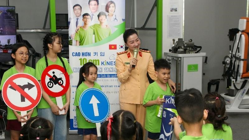 Hà Nội: Tuyên truyền kỹ năng tham gia giao thông an toàn cho lứa tuổi học sinh 