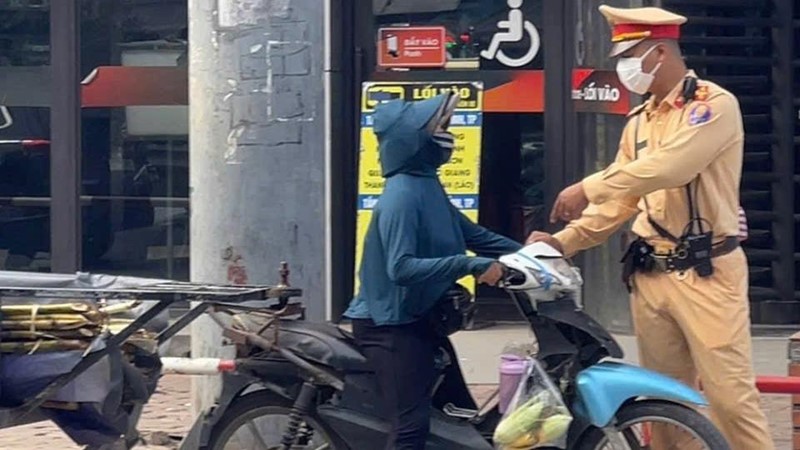 Hà Nội: Xử lý nhiều trường hợp vi phạm liên quan đến xe tự chế, xe chở hàng cồng kềnh