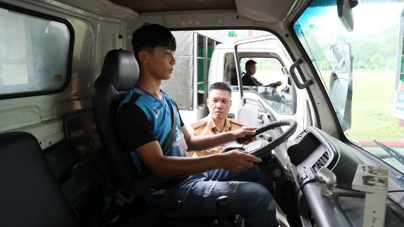 Gần 45% thí sinh đỗ kỳ sát hạch cấp Giấy phép lái xe tại Hà Nội