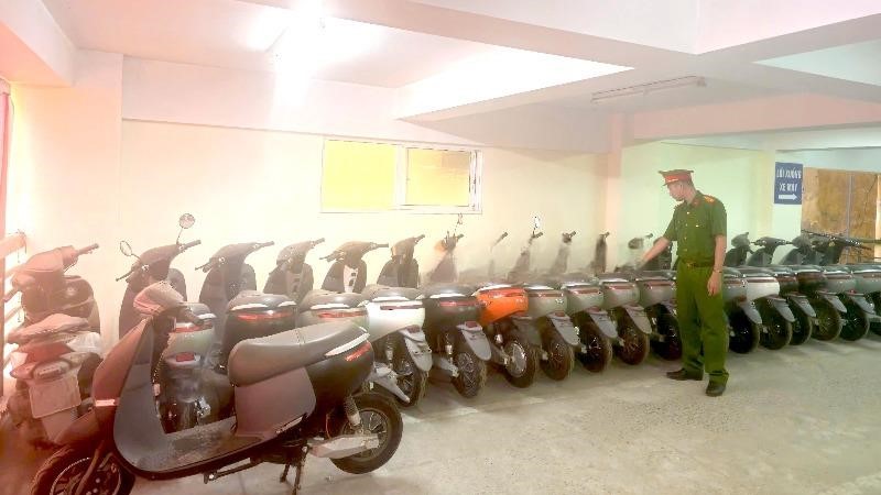 Triệt phá đường dây sản xuất xe máy điện giả 