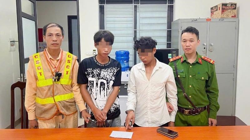 CSGT Hà Nội phát hiện đối tượng tàng trữ ma túy trên QL1A