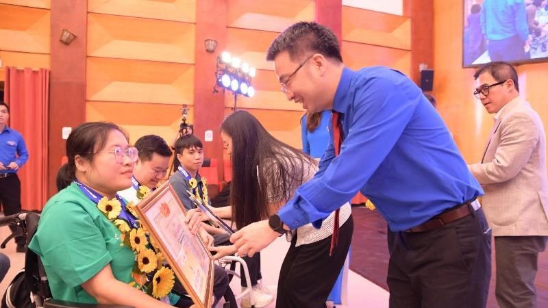 “Tỏa sáng Nghị lực Việt” 2025: Vinh danh 25 gương thanh niên khuyết tật tiêu biểu