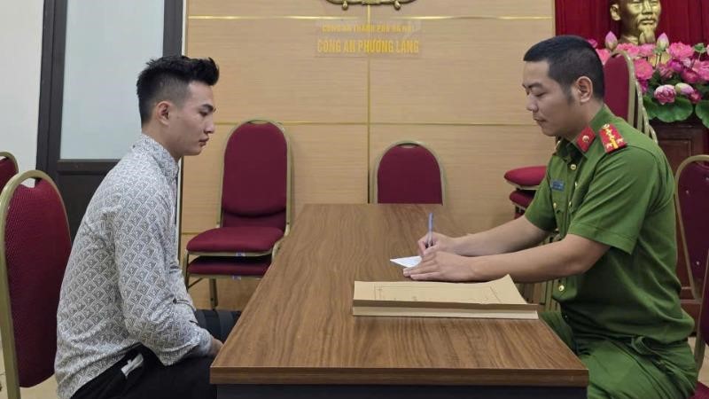 Tạm giữ hình sự đối tượng vi phạm giao thông, chống người thi hành công vụ tại chốt bảo vệ A80