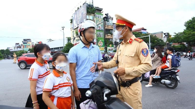 Công an TP Hà Nội mở cao điểm xử lý phụ huynh, học sinh vi phạm giao thông