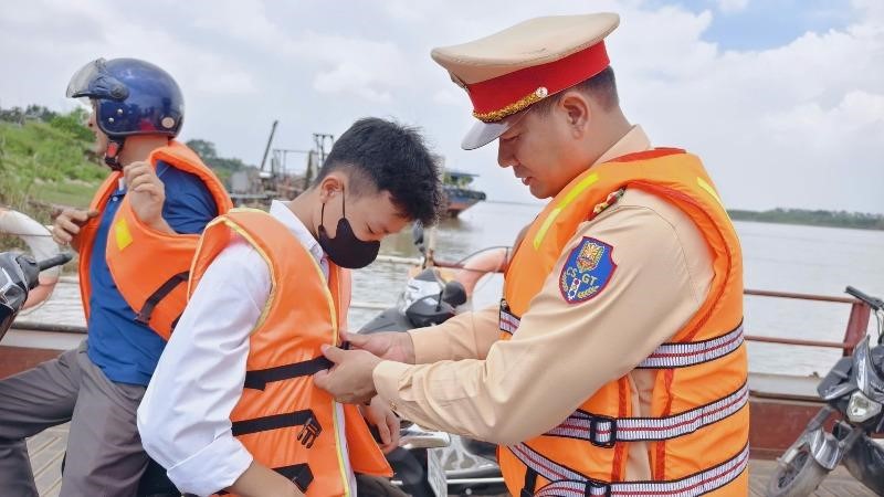 Hà Nội: Bảo đảm an toàn giao thông đường thủy cho lứa tuổi học sinh