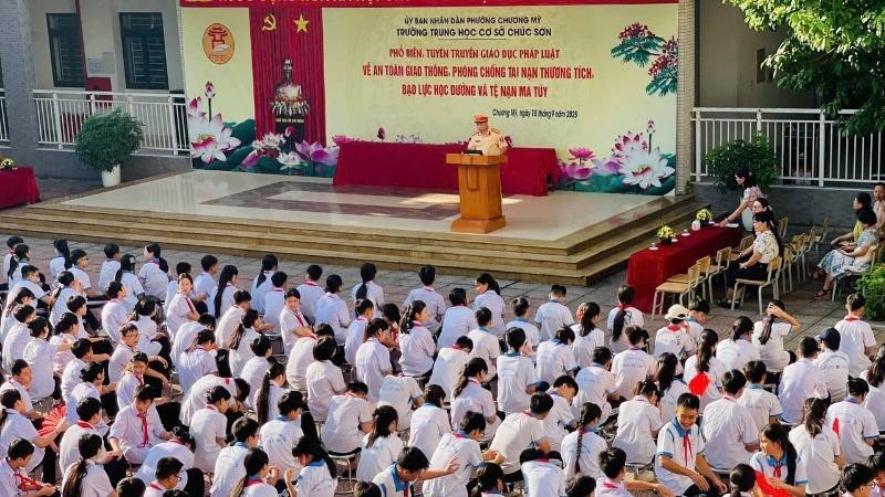 Hà Nội: Đẩy mạnh tuyên truyền, giáo dục an toàn giao thông cho học sinh 