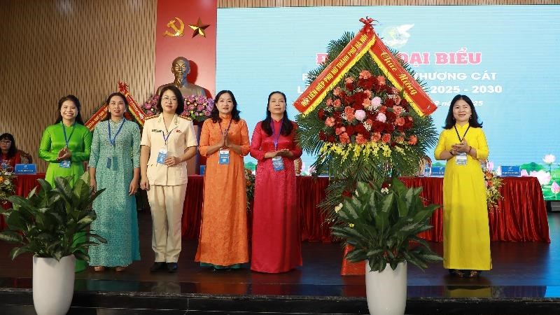 Phụ nữ phường Thượng Cát tiên phong, nhạy bén, có tư duy mới, làm chủ công nghệ số