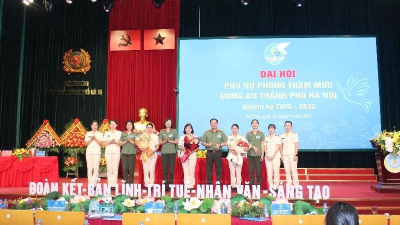 Đoàn kết, kỷ cương, sáng tạo, hoàn thành xuất sắc nhiệm vụ chuyên môn
