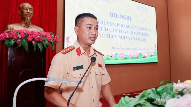 Hà Nội: Tập huấn an toàn giao thông đường thủy tại khu di tích Chùa Hương