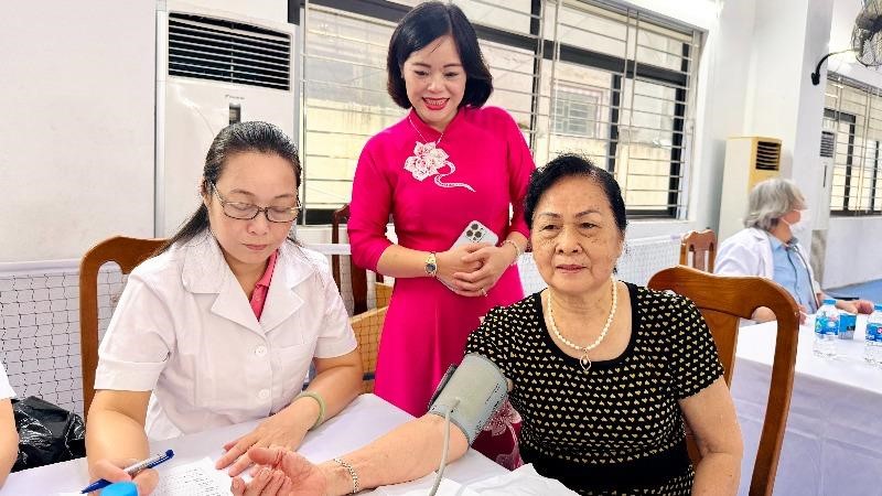 Phường Ngọc Hà: Tổ chức khám, tư vấn và phát thuốc miễn phí cho người cao tuổi