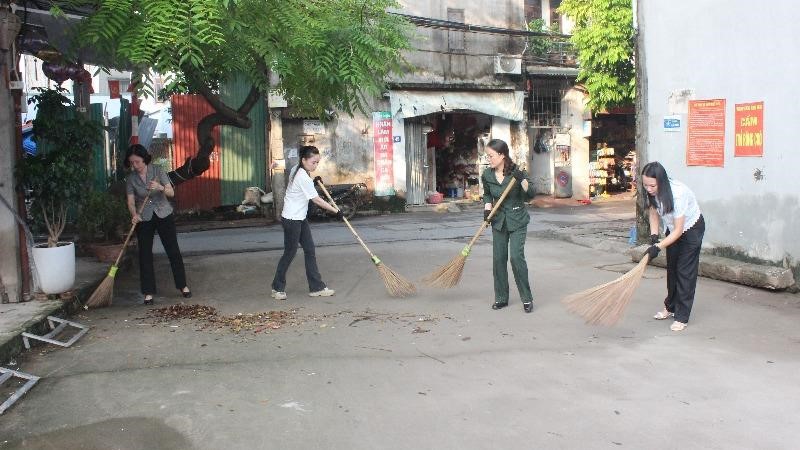 Phường Tây Tựu ra quân “Ngày Chủ nhật xanh” bảo vệ môi trường