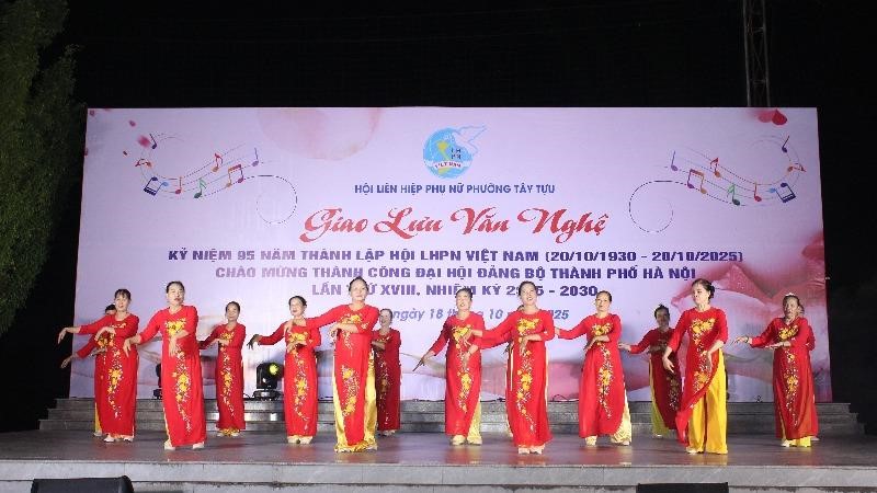 Hội LHPN phường Tây Tựu: Tưng bừng giao lưu văn nghệ kỷ niệm 95 năm thành lập Hội LHPN Việt Nam