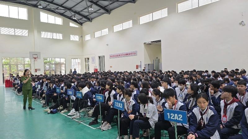 Xã Sơn Đồng: 1.457 học sinh THPT ký cam kết chấp hành Luật Trật tự, an toàn giao thông