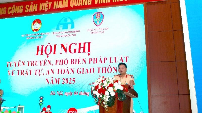 Hơn 300 cán bộ Mặt trận Tổ quốc phường Tây Tựu được tuyên truyền về an toàn giao thông