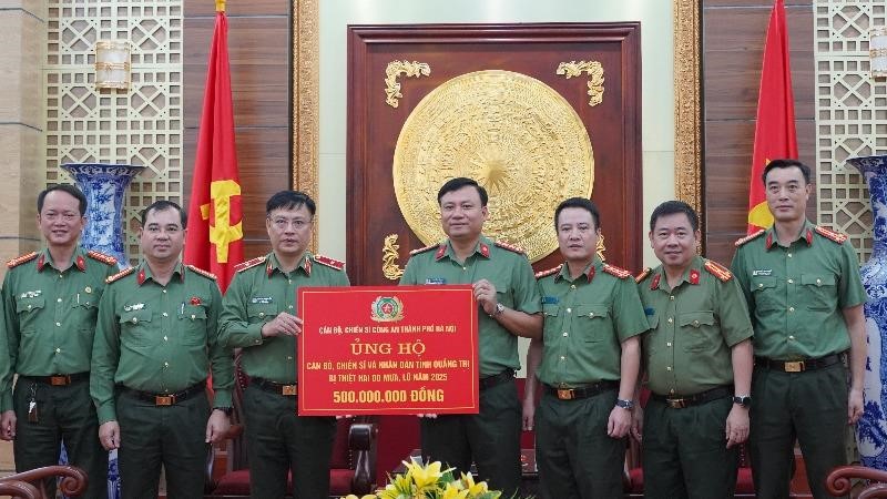 Nghĩa tình Công an Thủ đô hướng về đồng bào vùng lũ