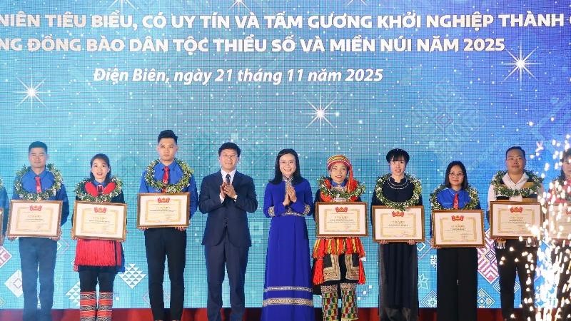 Tuyên dương 36 gương thanh niên dân tộc thiểu số, người có uy tín và tấm gương khởi nghiệp thành công