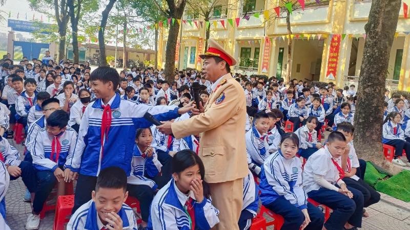 Chương Mỹ tuyên truyền pháp luật về toàn giao thông và phòng chống ma tuý, bạo lực học đường 