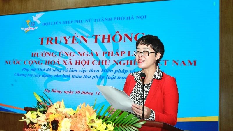 Hội LHPN Hà Nội truyền thông hưởng ứng Ngày Pháp luật Việt Nam
