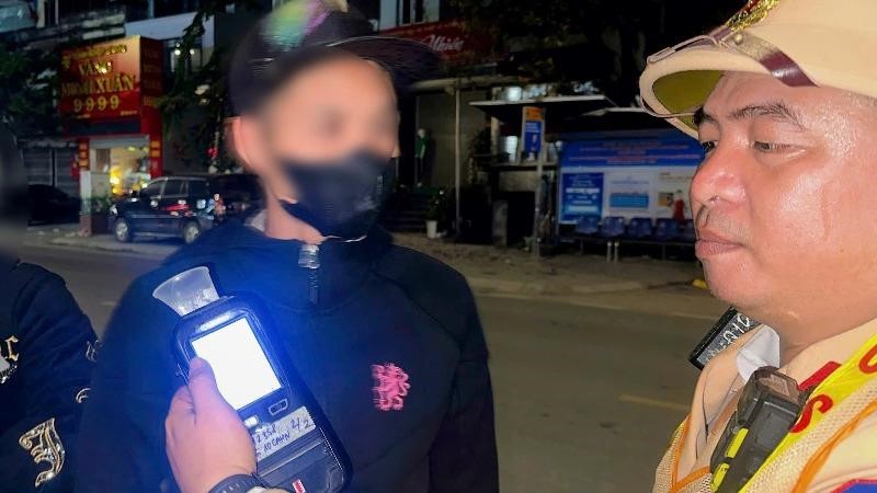 Hà Nội: Ba ngày cuối tuần, hơn 600 trường hợp vi phạm nồng độ cồn bị xử phạt