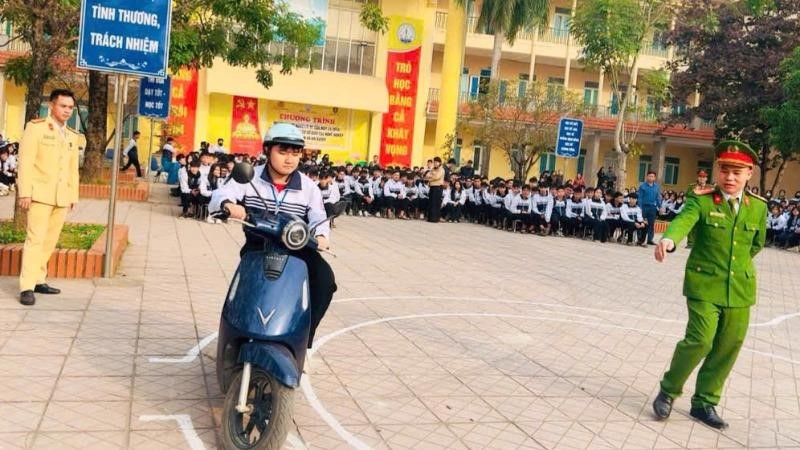 Xã Đại Xuyên: Hướng dẫn kỹ năng lái xe gắn máy an toàn đối với hơn 2.000 học sinh THPT 