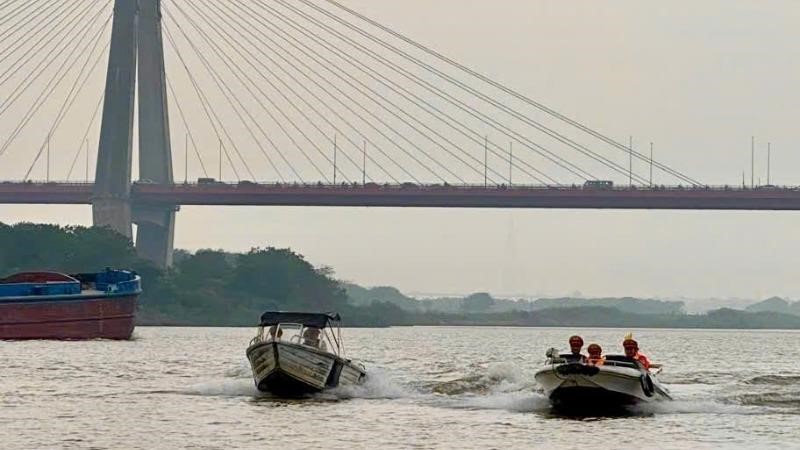 Hà Nội: Cảnh sát đường thủy tăng cường tuần tra, bảo đảm an ninh, an toàn trên sông Hồng