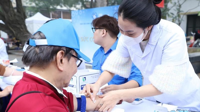 Hơn 1.000 người cao tuổi Thủ đô được tư vấn, chăm sóc sức khoẻ miễn phí