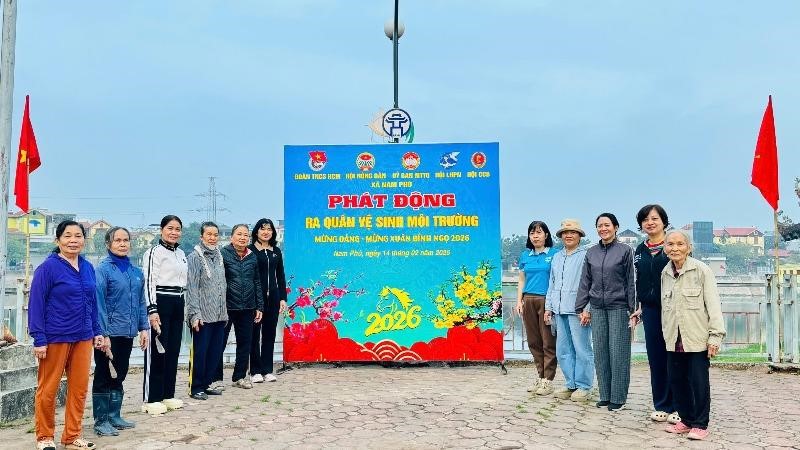 Xã Nam Phù ra quân vệ sinh môi trường, vun trồng sắc Xuân