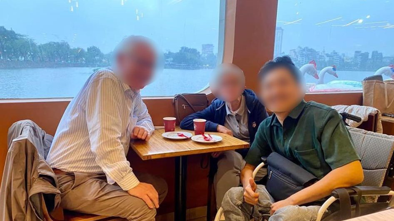 Vụ TikToker tố “bị đuổi vì ngồi xe lăn“: Chủ quán công khai trích xuất camera