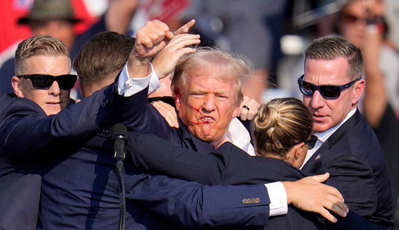 Cựu Tổng thống Mỹ Donald Trump trở thành mục tiêu của một vụ ám sát