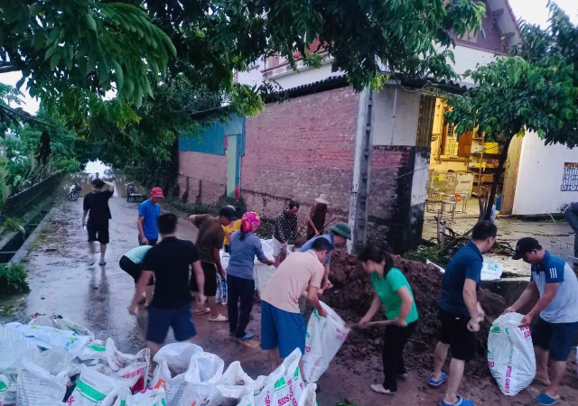 Huyện Đan Phượng sẵn sàng ứng phó với lũ báo động 2 trên sông Hồng