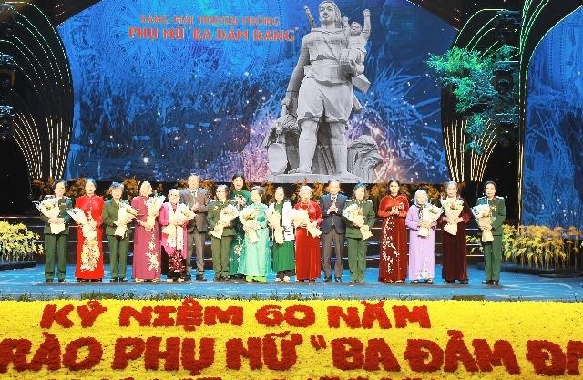 Cầu truyền hình đặc biệt: Khắc họa dấu ấn vàng son của phụ nữ “Ba đảm đang“