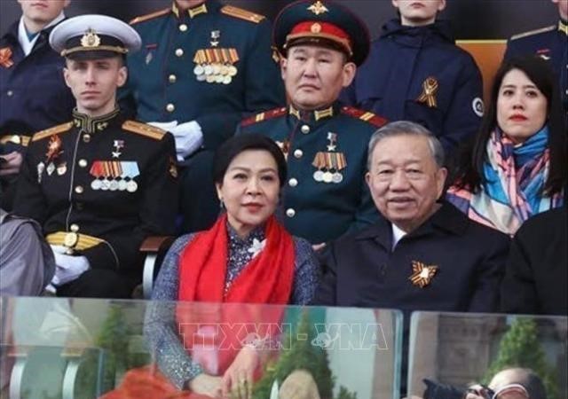 Tổng Bí thư Tô Lâm và Phu nhân dự Lễ duyệt binh kỷ niệm 80 năm Ngày Chiến thắng