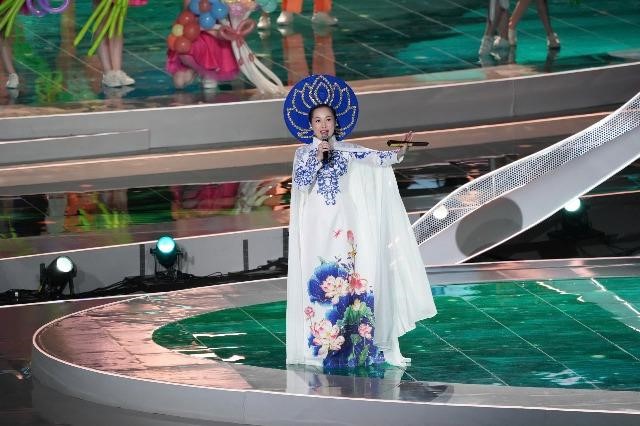 “Qua cầu gió bay” - dân ca Việt sâu lắng trong chương trình Tết Đoan Ngọ của Đài CMG