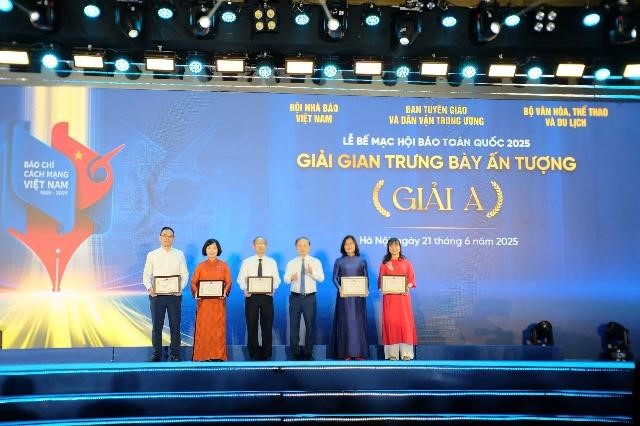 Tôn vinh tôn vinh đóng góp to lớn của báo chí đối với sự nghiệp cách mạng