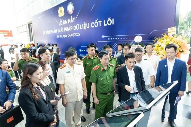 Khẳng định nội lực công nghệ Việt tại triển lãm 6 sản phẩm dữ liệu tiên phong