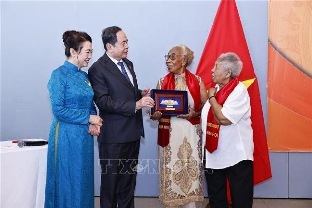 Chủ tịch Quốc hội Trần Thanh Mẫn gặp gỡ cộng đồng người Việt Nam tại Senegal