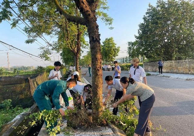 Xã Phúc Thọ ra quân tổng vệ sinh môi trường