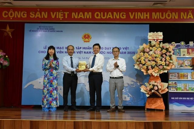 Khai mạc Khóa tập huấn giảng dạy tiếng Việt cho giáo viên người Việt Nam ở nước ngoài năm 2025