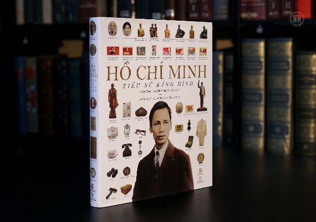 “Hồ Chí Minh - Tiểu sử bằng hình”: Ấn phẩm đặc biệt nhân dịp 80 năm Quốc khánh