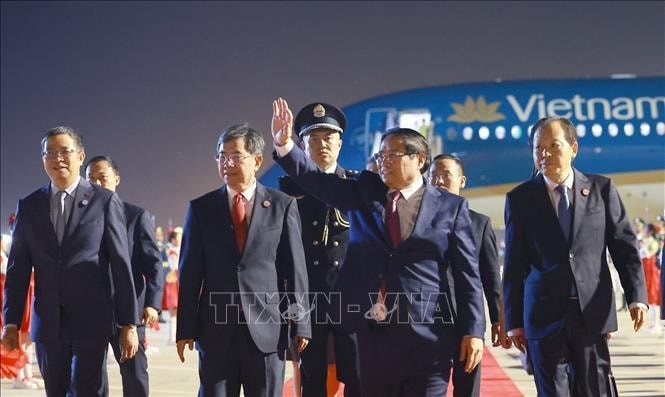 Thủ tướng Phạm Minh Chính tới Thiên Tân, bắt đầu chuyến công tác tại Trung Quốc