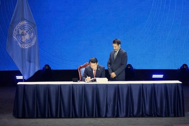 Việt Nam khẳng định vai trò trung tâm tại Lễ mở ký Công ước Hà Nội về chống tội phạm mạng
