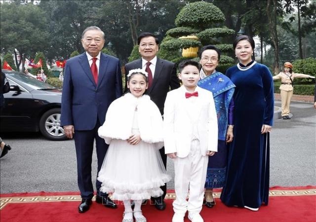 Tổng Bí thư, Chủ tịch nước Lào và Phu nhân rời Hà Nội, kết thúc tốt đẹp chuyến thăm cấp Nhà nước đến Việt Nam