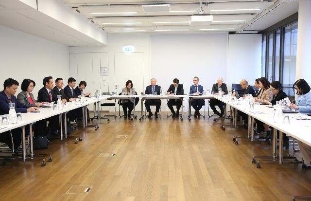 Thúc đẩy hợp tác quốc tế phát triển Trung tâm Tài chính Việt Nam